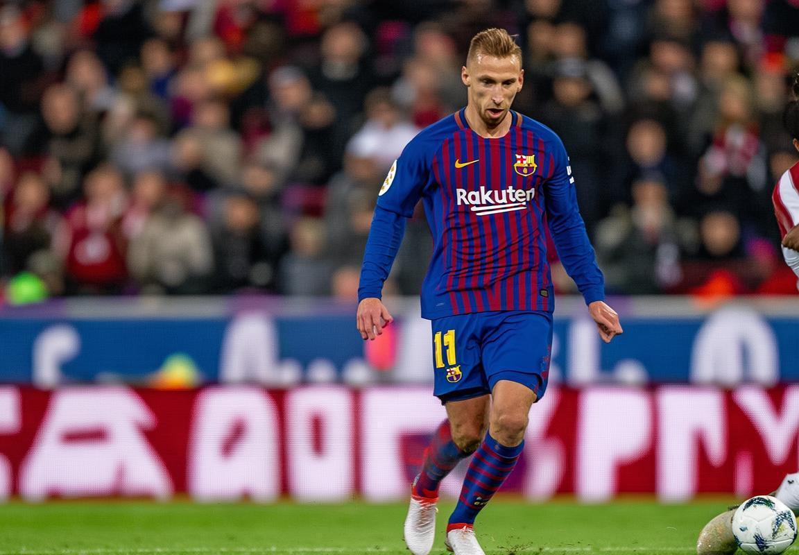 西甲焦点战：巴塞罗那诺坎普球场3-1力克马德里竞技，积分榜领先优势扩大至8分